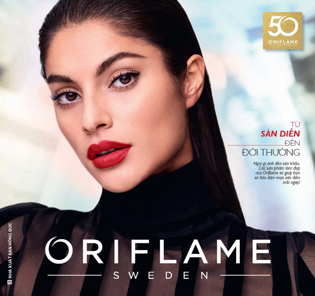 Catalogue mỹ phẩm Oriflame tháng 10-2017. Đặt hàng, vui lòng liên hệ: Ms. Thúy - 0909502656 (Call, SMS, Facebook, Zalo, Viber, Tango, WhatsApp, BeeTalk, WeChat, Line). Địa chỉ: 193H Nam Kỳ Khởi Nghĩa, P. 7, Q. 3, Tp. Hồ Chí Minh. Từ tòa nhà Sacombank nhìn qua bên kia đường chếch về bên trái sẽ thấy hẻm 193. Hẻm 193 nằm giữa 2 ngã 4: Nam Kỳ Khởi Nghĩa - Lý Chính Thắng và Nam Kỳ Khởi Nghĩa - Trần Quốc Toản. Đầu hẻm 193 có khách sạn Cosmopolitan, cổng vào có bảng Khu Phố 4, P7, Q3. Quý khách đi thẳng vào hẻm khoảng 30 mét sẽ thấy Ngọc Thúy Shop ở bên tay trái.